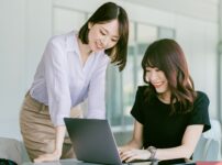 働く女性